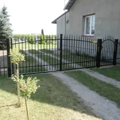 Jak zrobić bramę dwuskrzydłową? poradnik krok po kroku