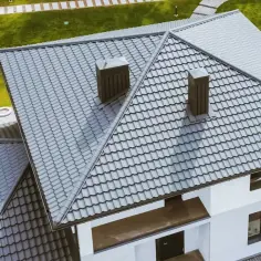 Dach kopertowy: Właściwości, zalety i jak go prawidłowo zaprojektować?