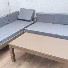 Jak zrobić stylowy wypoczynek na taras ze starych łóżek? DIY krok po kroku